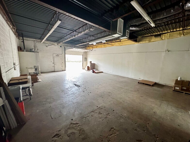 More Photos Of 1600 S Noland Rd, Independence Light Distribution For Lease