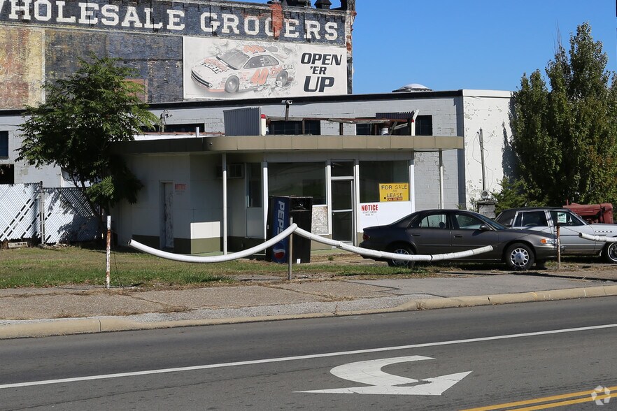 More Photos Of 16 W 5th St, Mansfield Freestanding For Sale