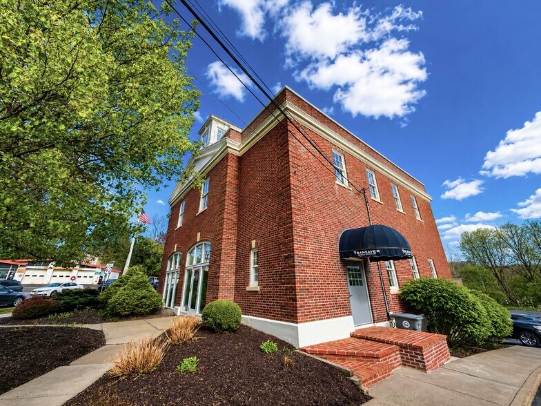 More Photos Of 102 Washington St, Manlius Office For Sale