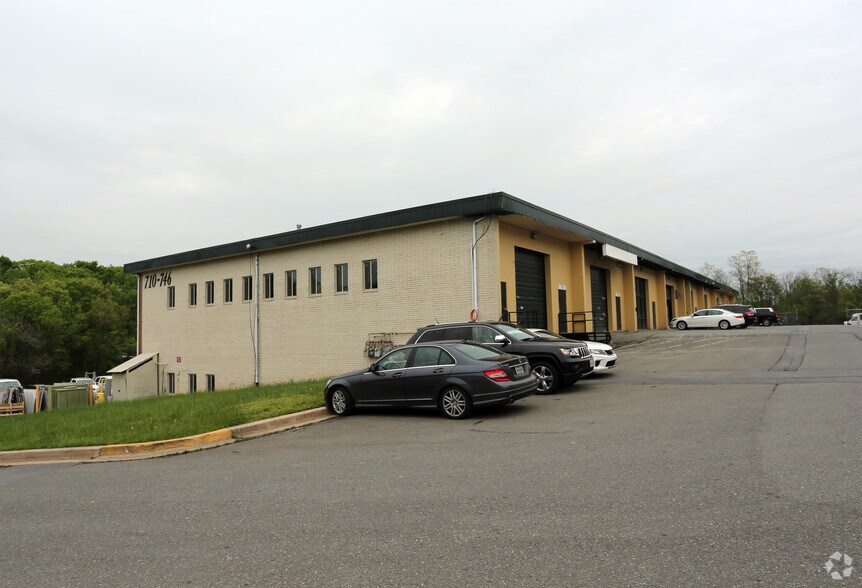 More Photos Of 710-746 E Gude Dr, Rockville Warehouse For Lease