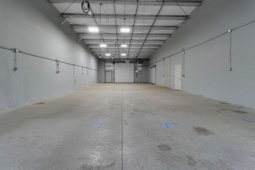 More Photos Of 1551 Amy Ln, Franklin Distribution For Lease