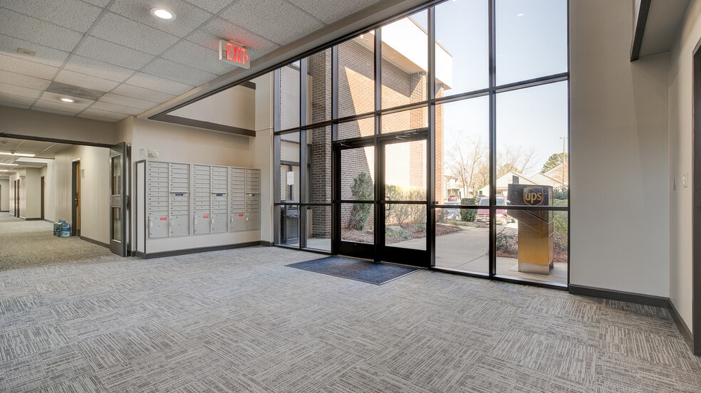 More Photos Of 10801 Johnston Rd, Charlotte Office For Lease