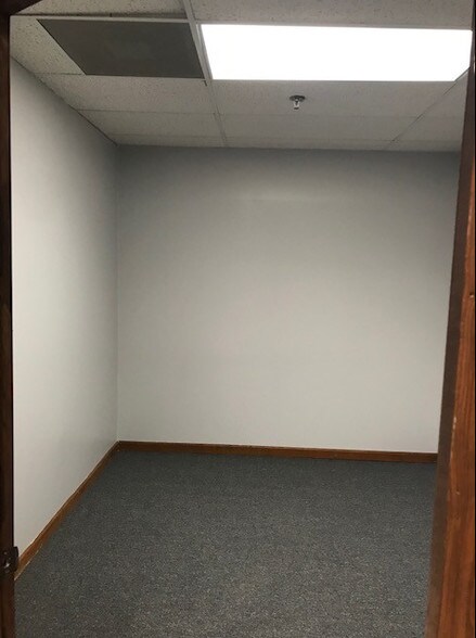 More Photos Of 18220 Harwood Ave, Homewood Office Residential For Sale