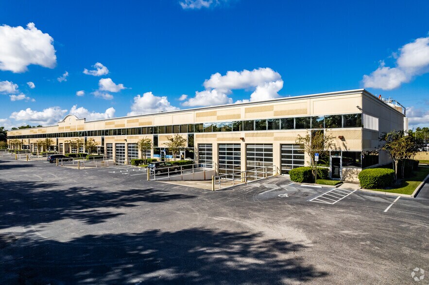 More Photos Of 8750 Exchange Dr, Orlando Warehouse For Lease