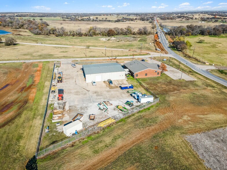 More Photos Of 142 N FM 730, Boyd Light Distribution For Sale