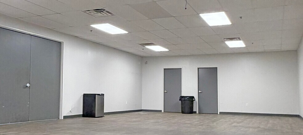 More Photos Of 4311-4313 Air Trans Rd, Memphis Distribution For Lease