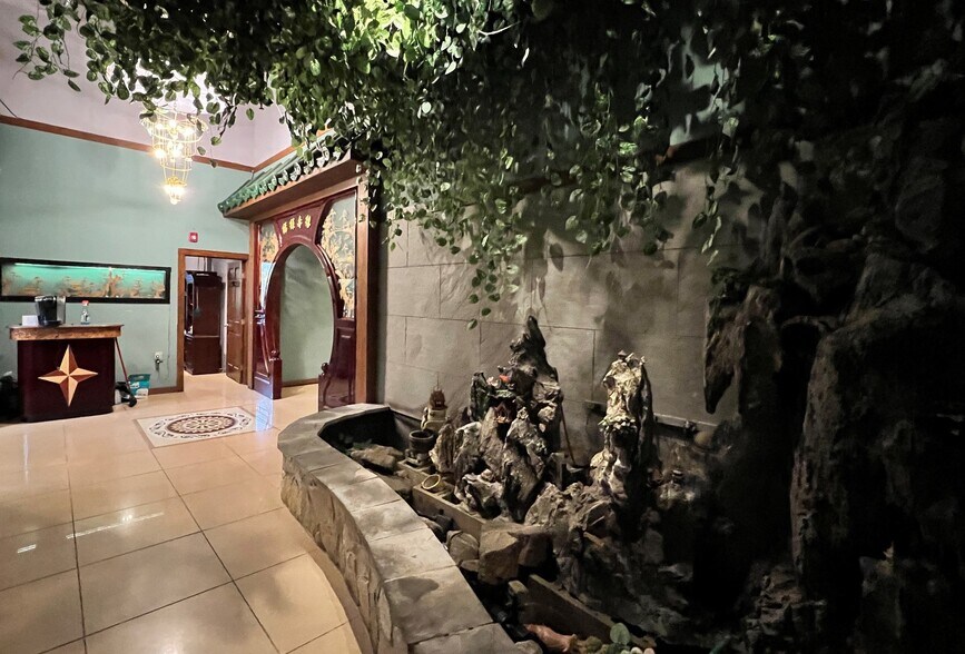 More Photos Of 95 Lake St, Gilford General Retail For Sale