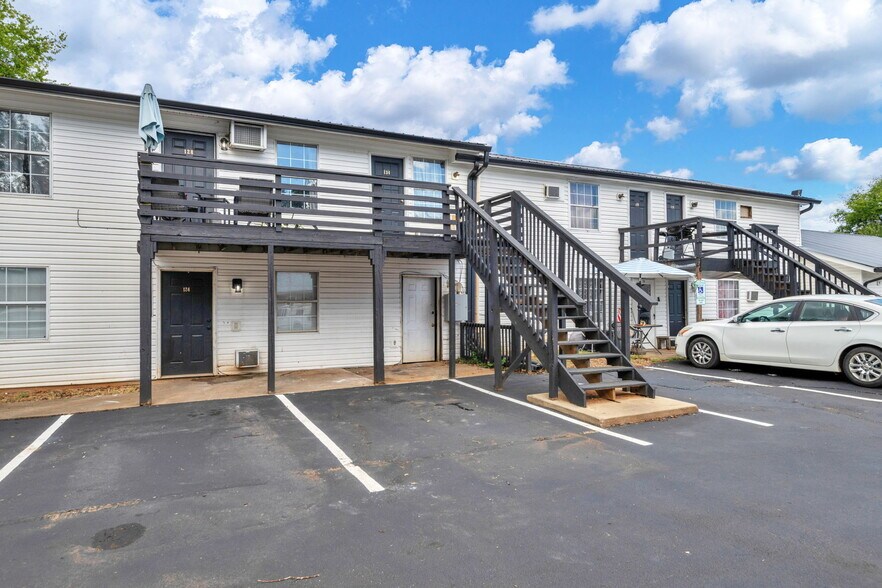 More Photos Of , Maryville Multifamily For Sale