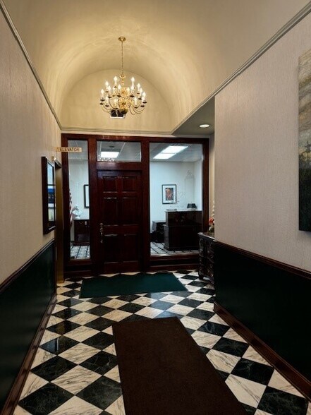 Primary Photo Of 208 Capitol St, Charleston Office For Lease
