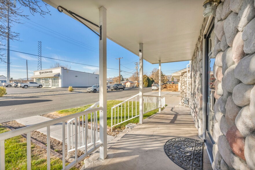 More Photos Of 2 Newcombe Ave, Yerington Office For Sale