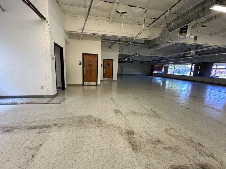 More Photos Of 2550 Fair Oaks Blvd, Sacramento Unknown For Lease