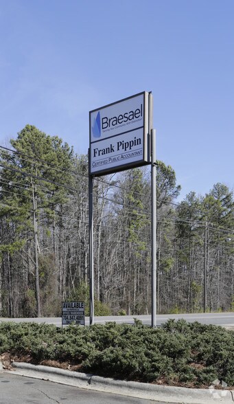 More Photos Of 600 Matthews Mint Hill Rd, Matthews Office For Lease