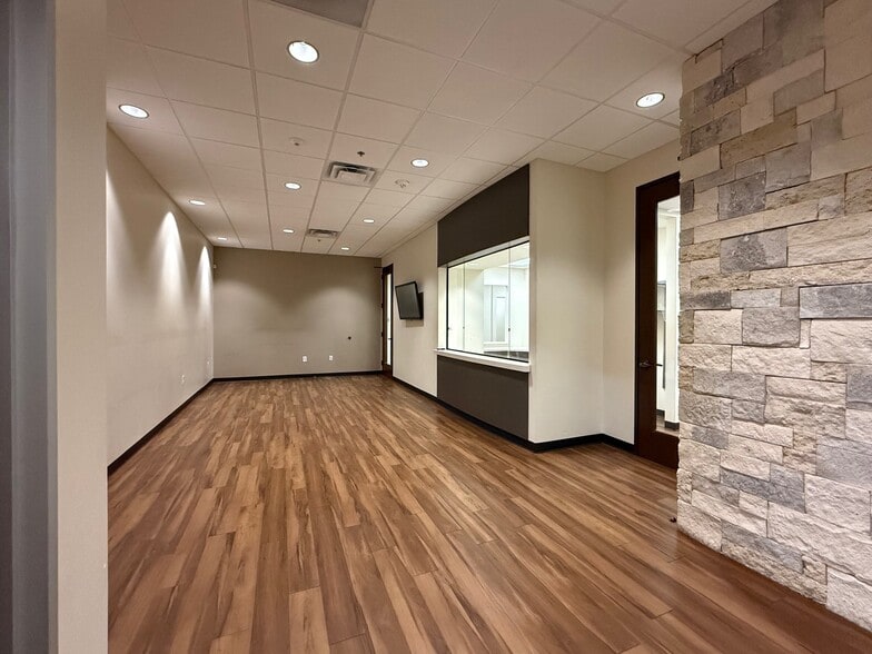 More Photos Of 1314 E Sonterra Blvd, San Antonio Medical For Sale