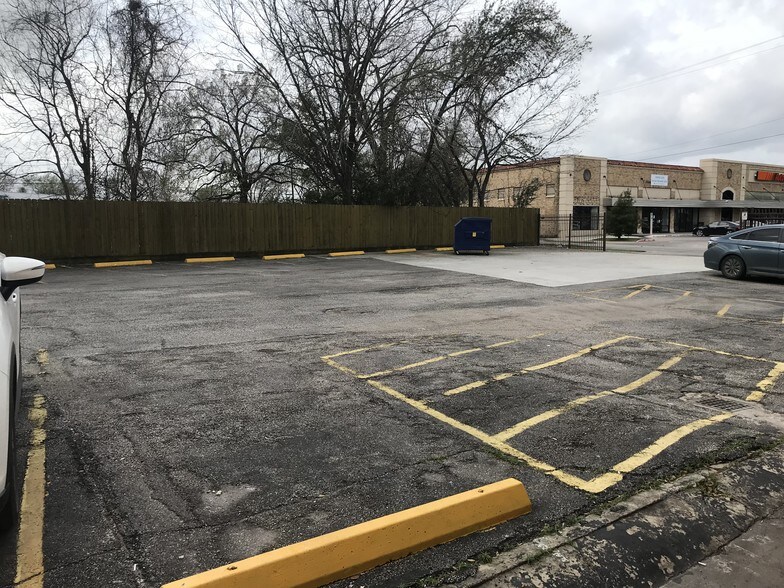 More Photos Of 5208 Harrisburg Blvd, Houston Storefront For Sale