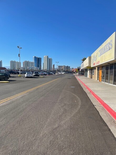More Photos Of 953 E Sahara Ave, Las Vegas Storefront Retail Office For Lease