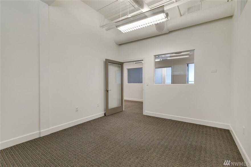 More Photos Of 4014-4020 Aurora Ave N, Seattle Apartments For Sale