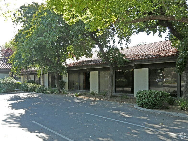 More Photos Of 5070 N 6th St, Fresno Office For Sale