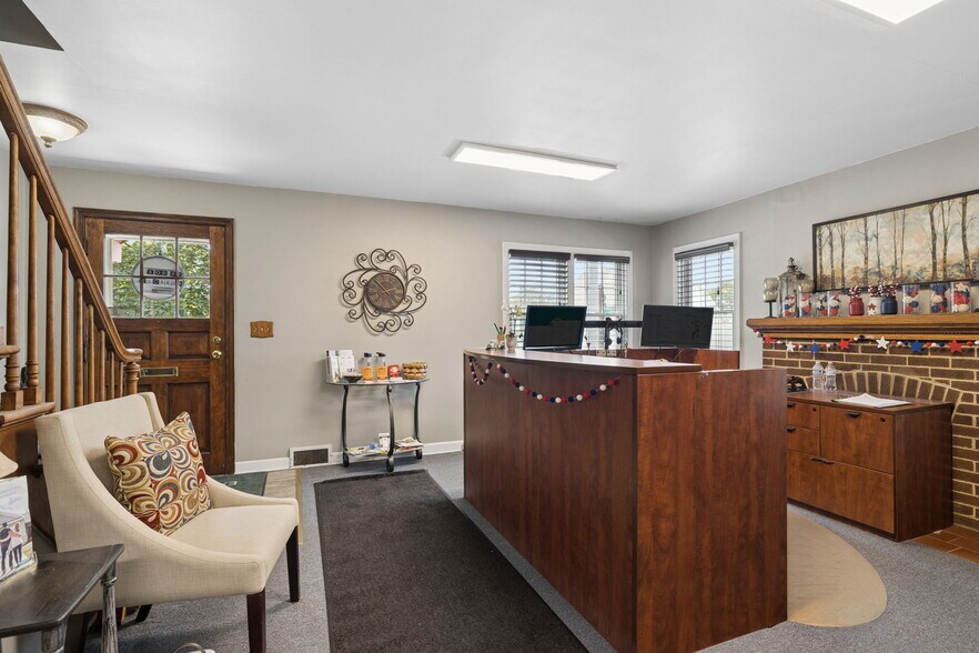 More Photos Of 6 E Washington St, Oswego Office For Sale