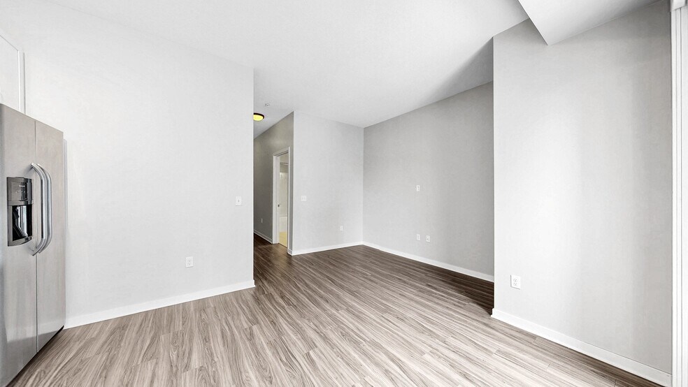 More Photos Of 1700 Plymouth Rd, Minnetonka Apartments For Lease