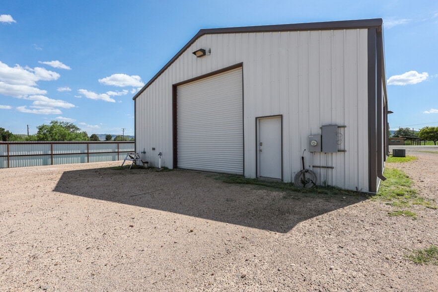 More Photos Of 2160 TX-118, Alpine Light Distribution For Sale