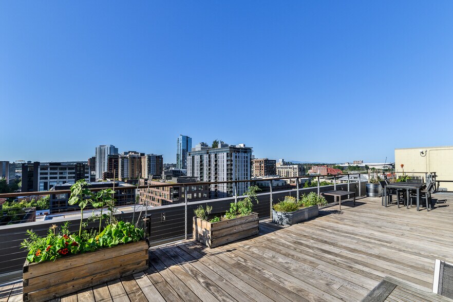 More Photos Of 1314 NW Irving St, Portland Apartments For Sale