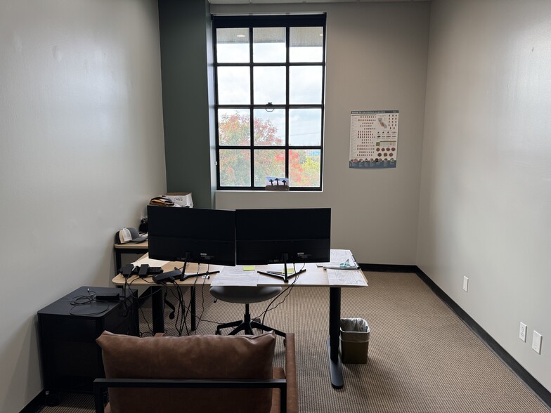 More Photos Of 1012 11th St, Modesto Office For Lease