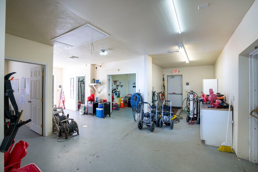 More Photos Of 3340 E Pleasant Valley Blvd, Altoona Freestanding For Sale