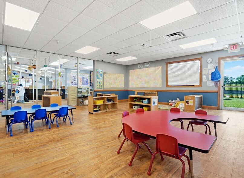 More Photos Of 790 N Main St, Springboro Daycare Center For Sale