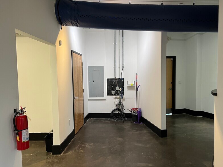 More Photos Of 319 Atlanta St, Marietta Office For Sale