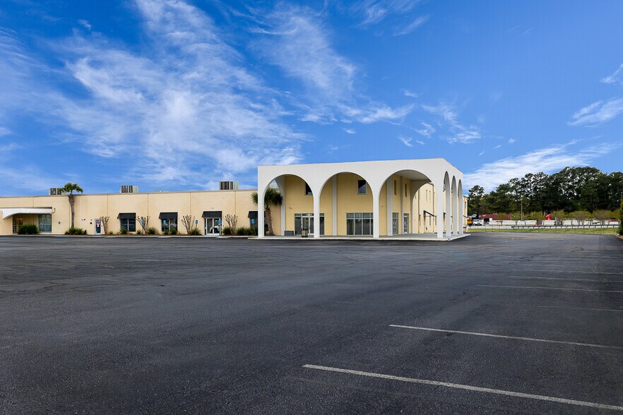 Primary Photo Of 5935 Rivers Ave, North Charleston Showroom For Lease