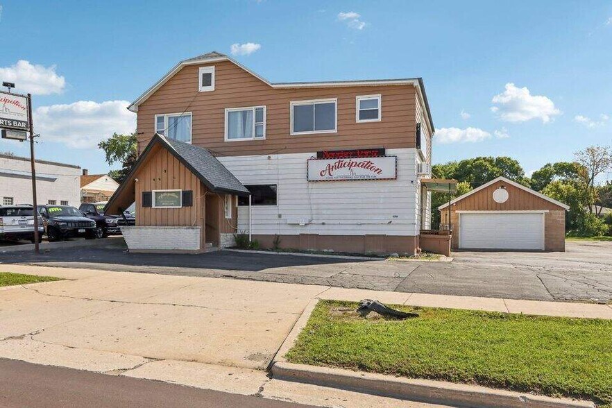 More Photos Of 6218 S 27th St, Milwaukee Restaurant For Sale