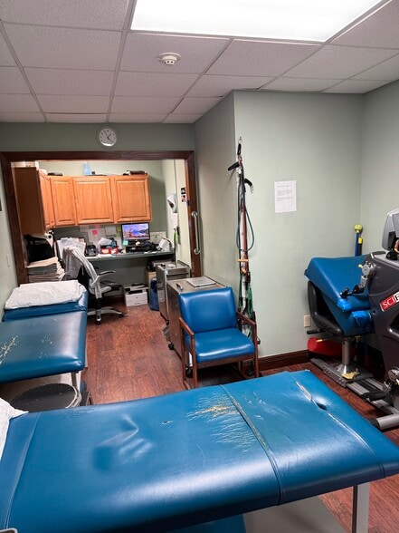More Photos Of 11801 SW 90th St, Miami Medical For Sale