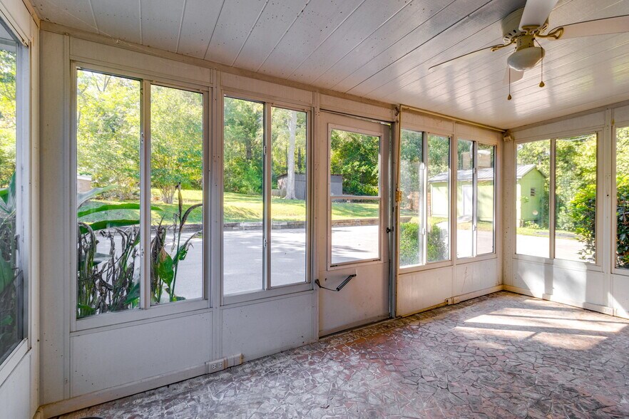 More Photos Of 161 Chapin Rd, Chapin Loft Creative Space For Sale
