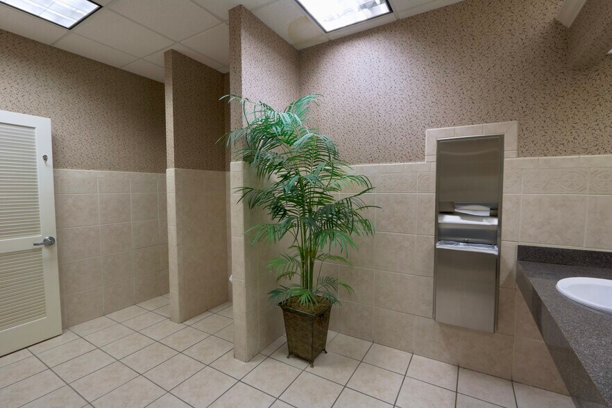 More Photos Of 5855 Sandy Springs Cir NE, Atlanta Office For Sale