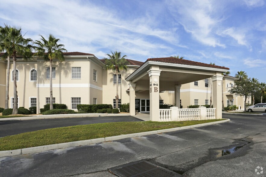 More Photos Of 842 Sunset Lake Blvd, Venice Medical For Sale