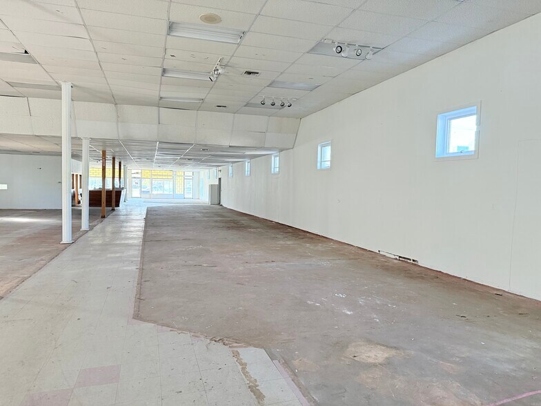 More Photos Of 577 Medford Ave, Patchogue Industrial For Sale