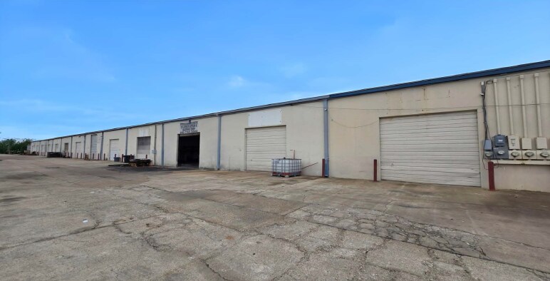 More Photos Of 14201-14227 Aston St, Houston Warehouse For Lease