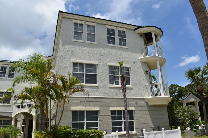 More Photos Of 1705 19th Pl, Vero Beach Office For Lease