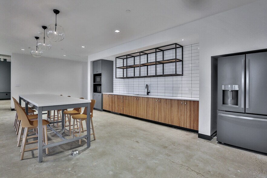More Photos Of 80 S 8th St, Minneapolis Office For Lease