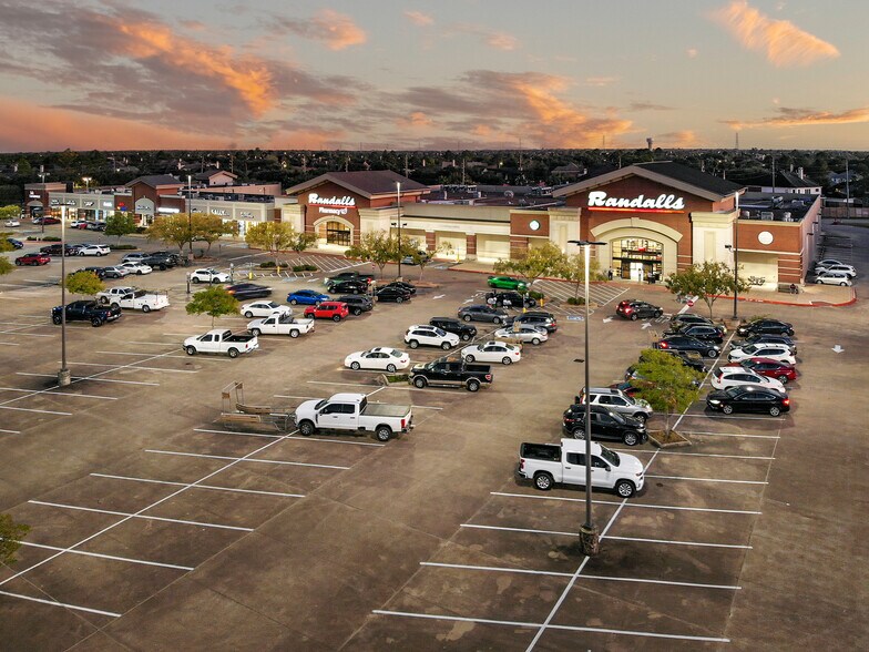 More Photos Of 10228 Broadway St, Pearland Storefront For Lease