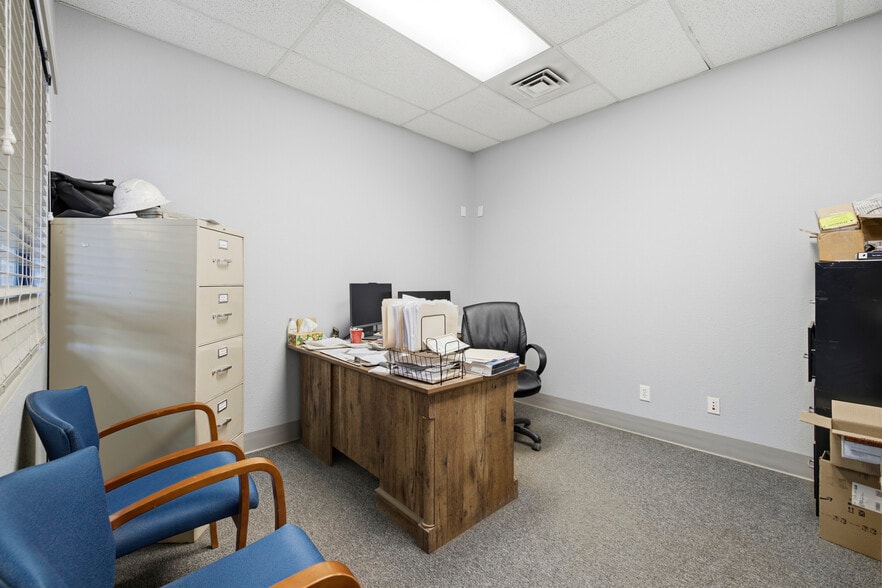 More Photos Of 449-477 Denver Ave, Loveland Light Distribution For Lease