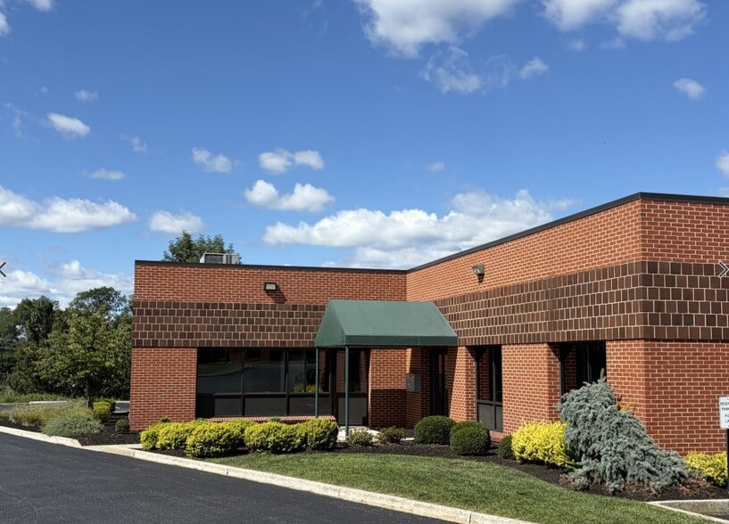 More Photos Of 2404 Park Dr, Harrisburg Office For Sale