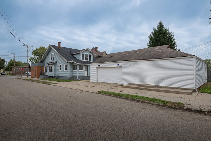 More Photos Of 3000 E 3rd St, Dayton Storefront Retail Residential For Sale