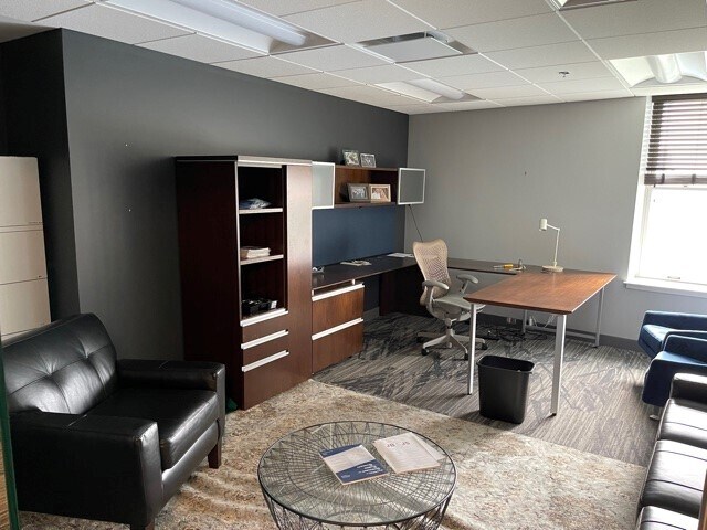 More Photos Of 220 Lyon St NW, Grand Rapids Office For Lease
