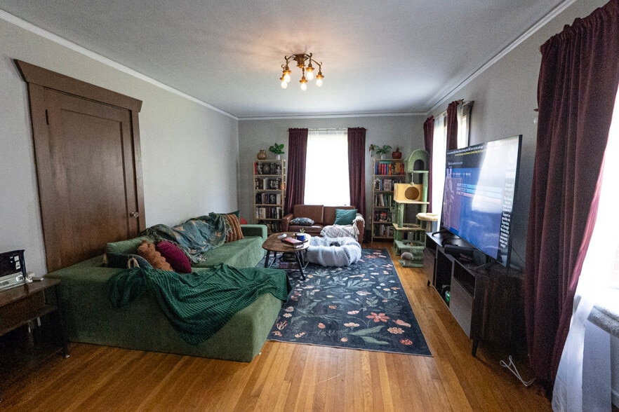 More Photos Of , Tacoma Multifamily For Sale