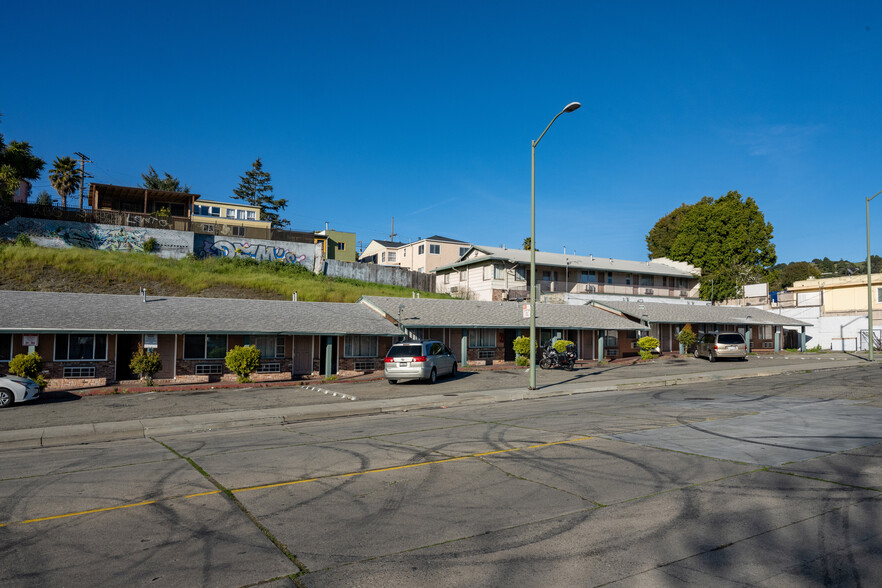 Primary Photo Of 10100 MacArthur Blvd, Oakland Hotel For Sale