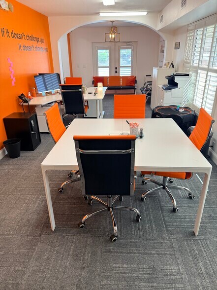 More Photos Of 310 Doris Dr, Lakeland Office For Lease