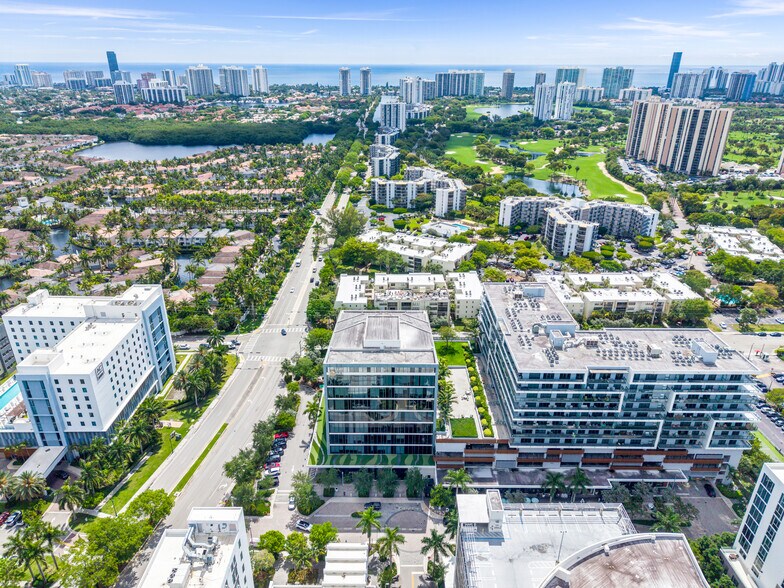 More Photos Of 2920-2950 NE 207th St, Aventura Unknown For Lease