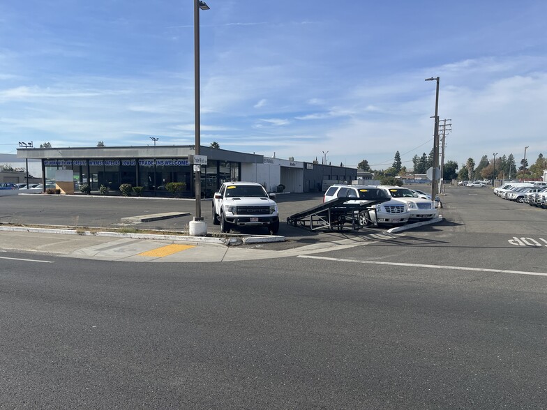 More Photos Of 1757-1761 Fulton Ave, Sacramento Auto Dealership For Sale
