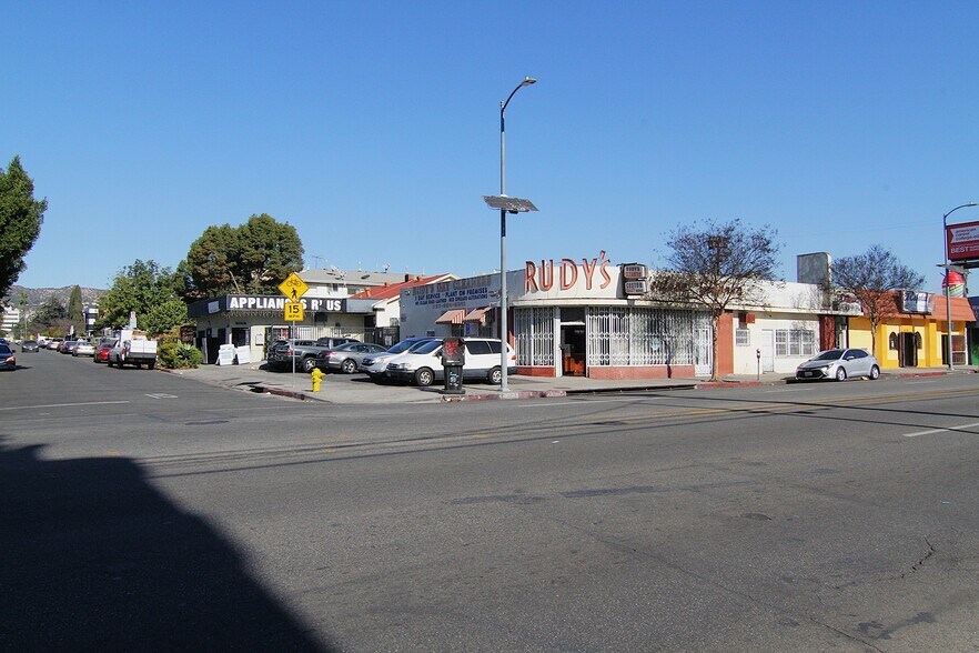 More Photos Of 1108 N Kenmore Ave, Los Angeles Storefront Retail Residential For Sale